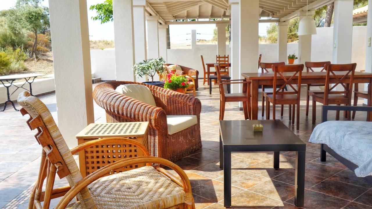 Olive Bay Hilltop Apartments Amulianí Kültér fotó