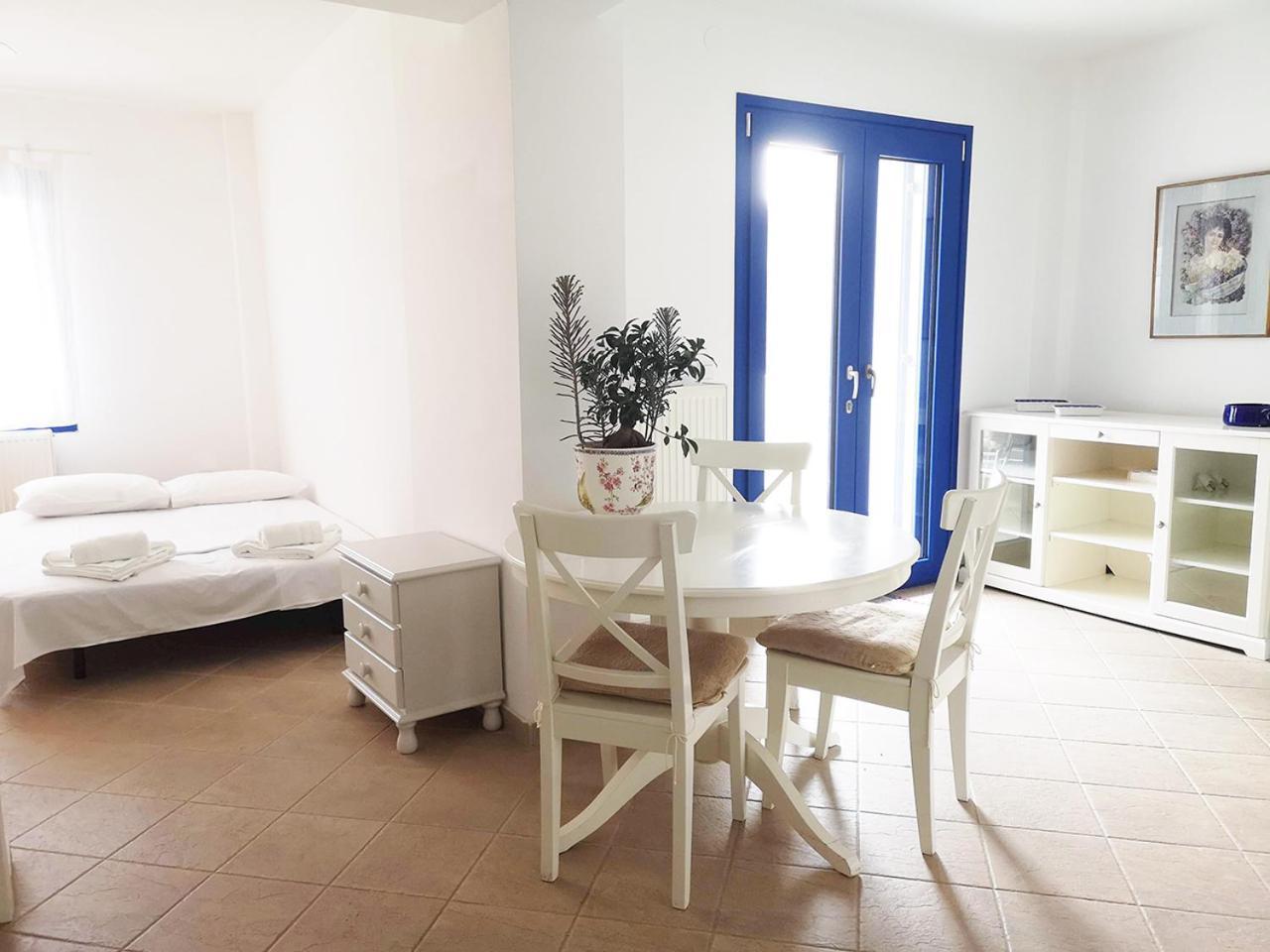 Olive Bay Hilltop Apartments Amulianí Szoba fotó